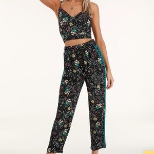 Lulus boho bloom black floral print pants